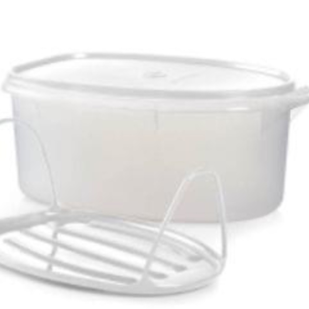 Brand New in Packaging - Tupperware Flavor Savor Container (Clear/White Lid)